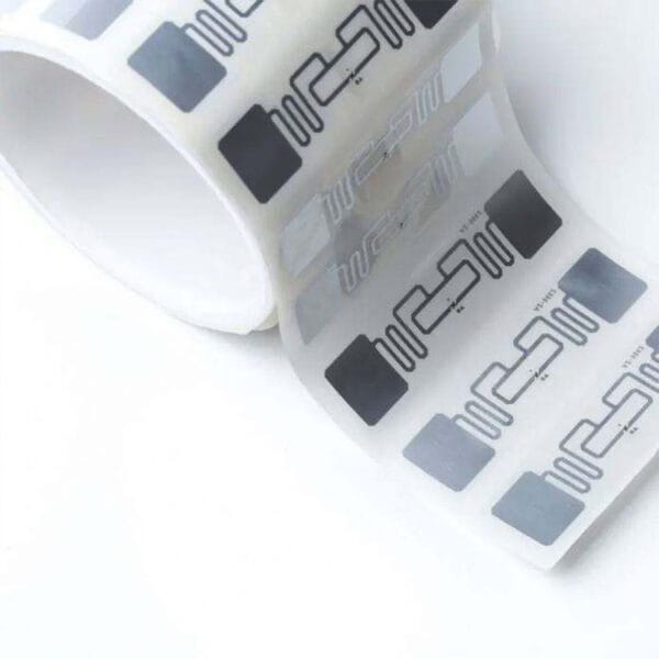Etiqueta RFID de doble frecuencia para el seguimiento de la ropa blanca