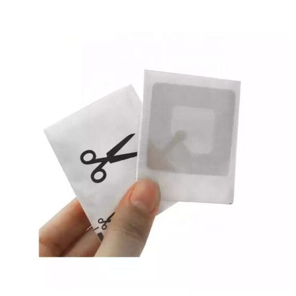 Etiqueta para ropa NFC UHF para el seguimiento de uniformes (etiqueta para ropa de doble frecuencia)