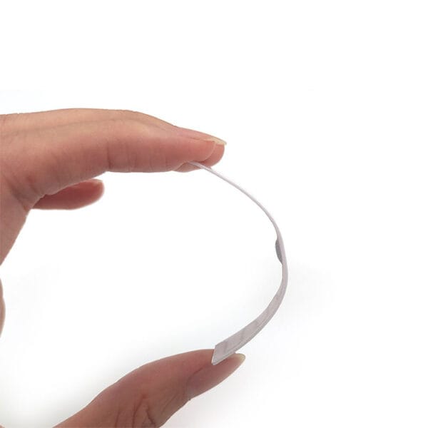 Etiqueta textil RFID para uniformes de hospital